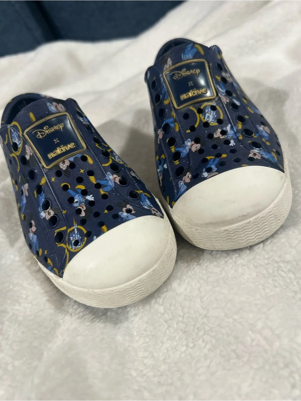 Native x Disney slip on shoes Mickey Mouse print blue kids size 8c Jefferson